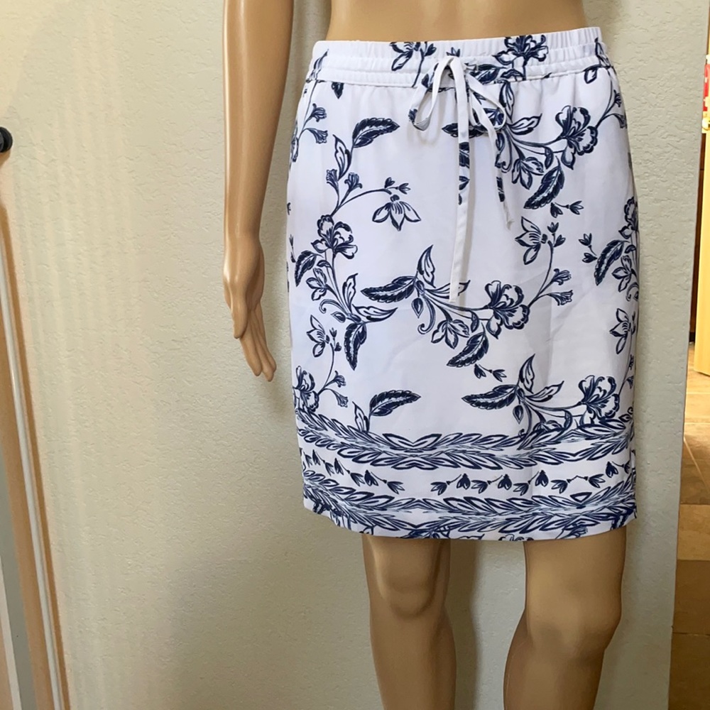 St. Tropez West White/Blue Floral Skirt
